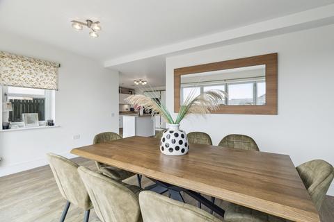 77 Lady Nancy Crescent, Blantyre, Glasgow, G72 9BD