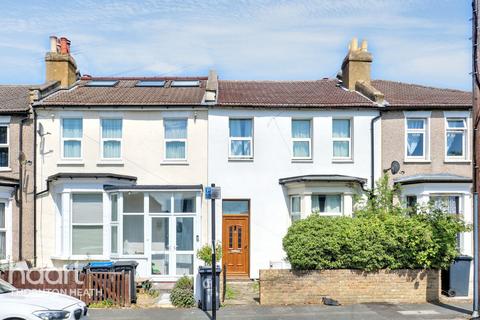94 Bensham Grove, Thornton Heath, CR7 8DB