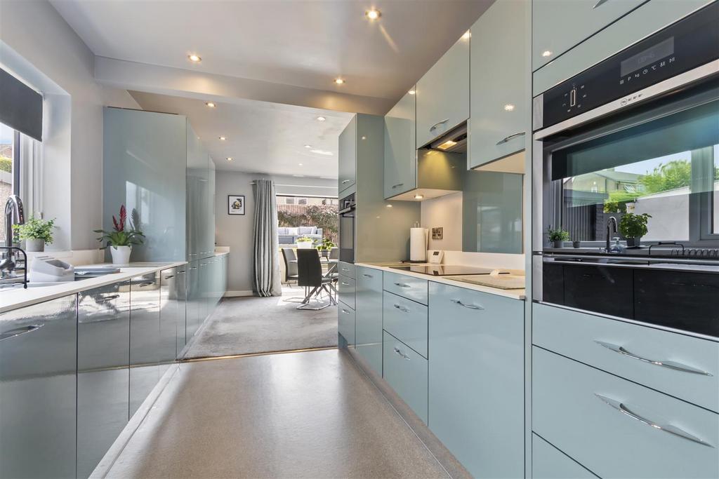 Bespoke fitted kitchen