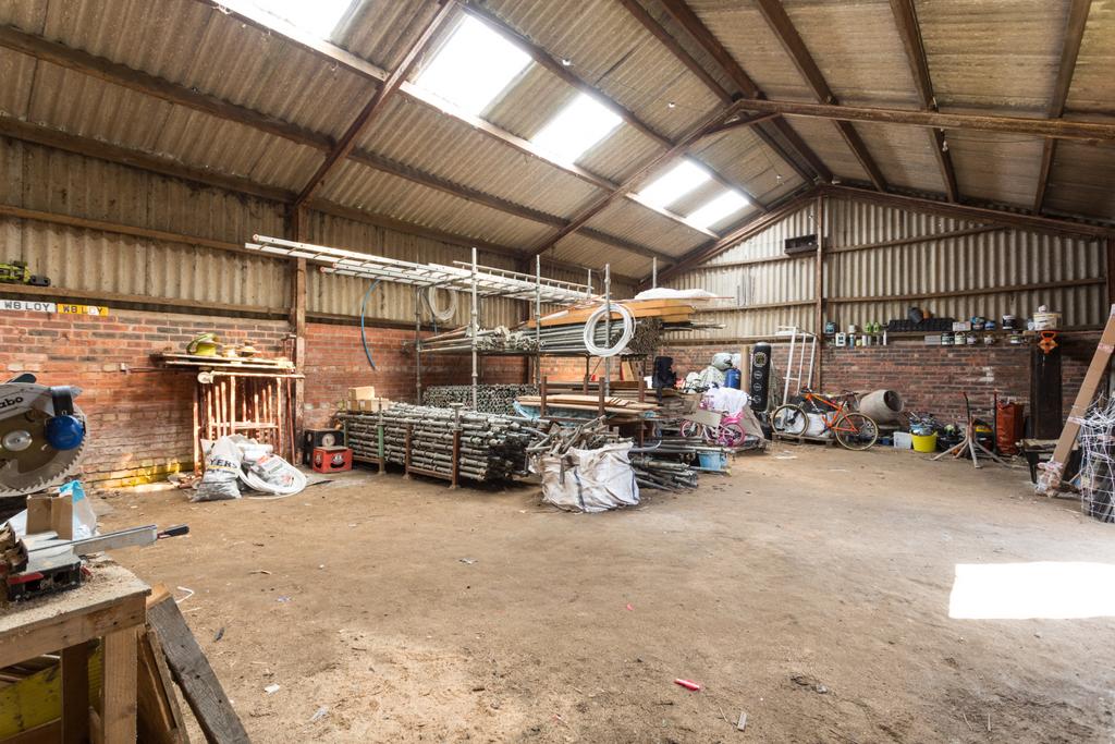 Outbuilding/Store