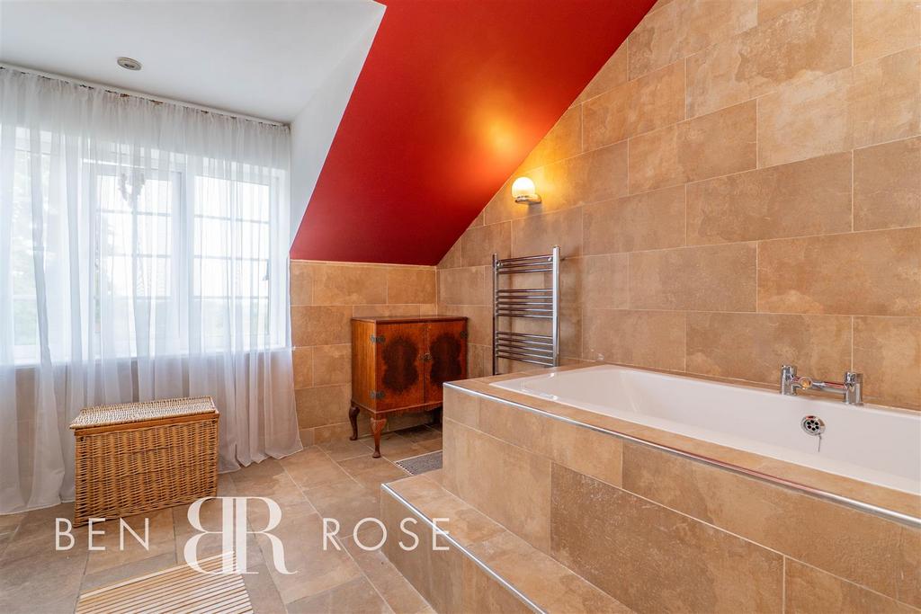 Master Ensuite