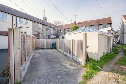 2 bedroom flat for sale, First Floor Flat, 3 Church Drive, Rhos on Sea, Colwyn Bay, Conwy LL28 4LL