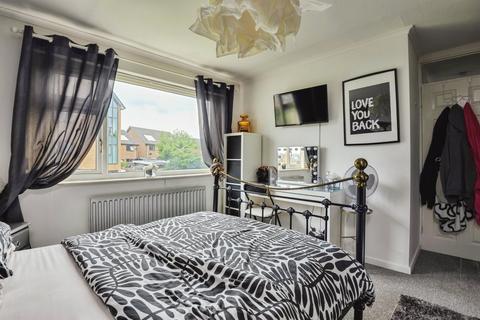70 Ashton Drive, Frodsham, WA6 7PX