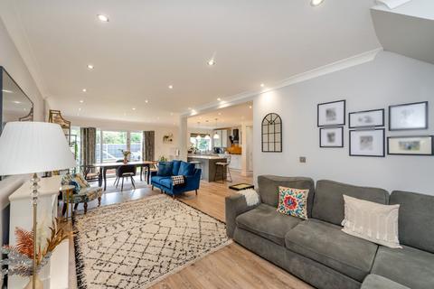 4 bedroom detached bungalow for sale, Woodford Crescent, Pinner, HA5