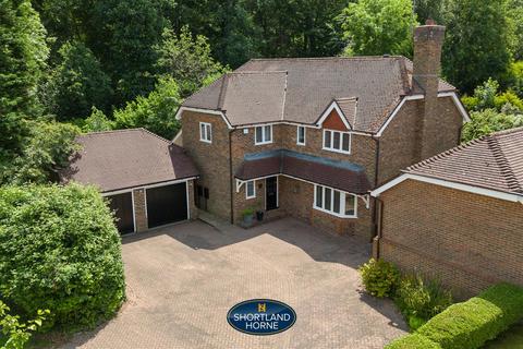 6 bedroom detached house for sale