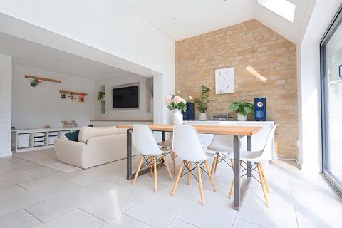 103 Abingdon Road, Standlake, Witney, OX29 7QN
