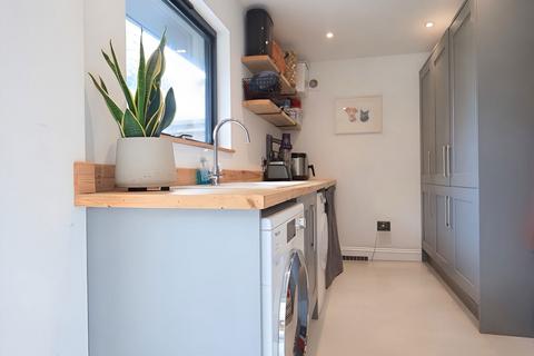 103 Abingdon Road, Standlake, Witney, OX29 7QN