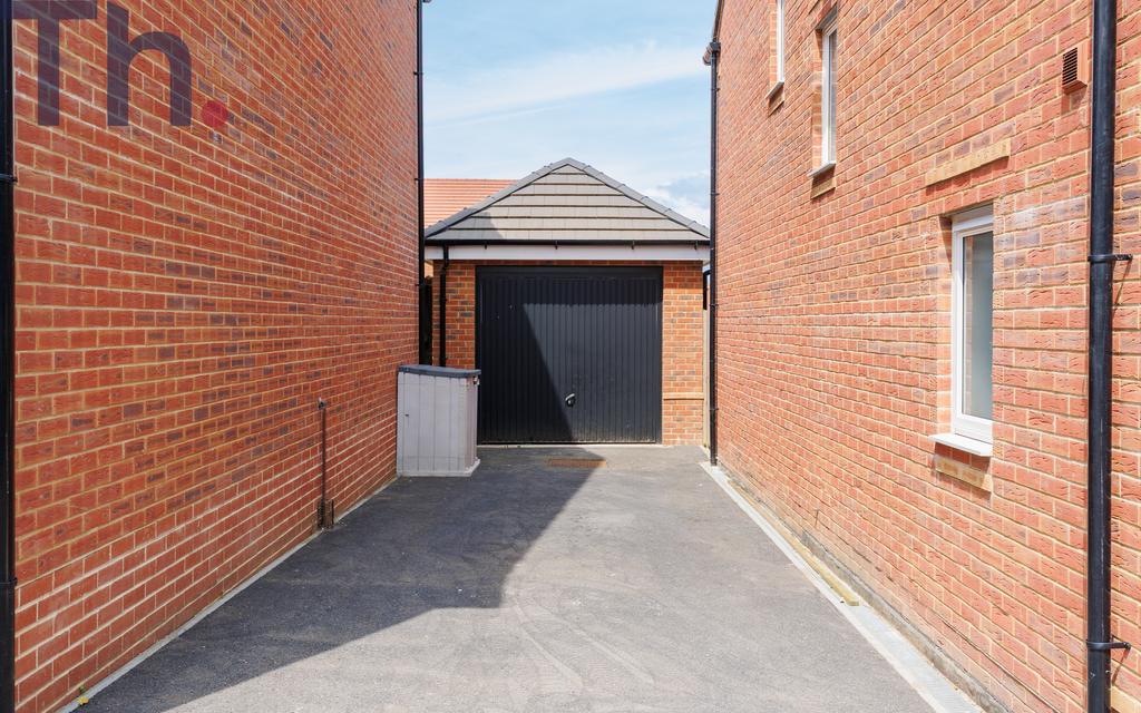 Garage & Driveway