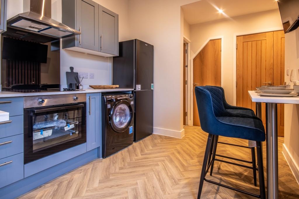 Lrg Kitchen