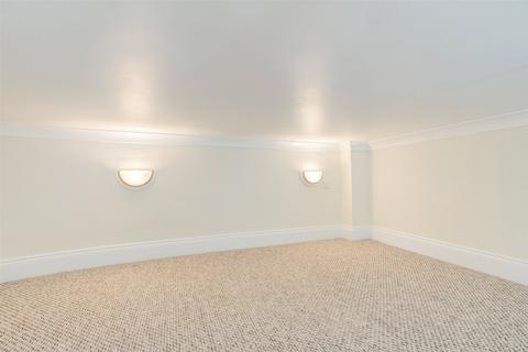 Apartment 1, 1 Alexander Terrace, Worthing, BN11 1YH