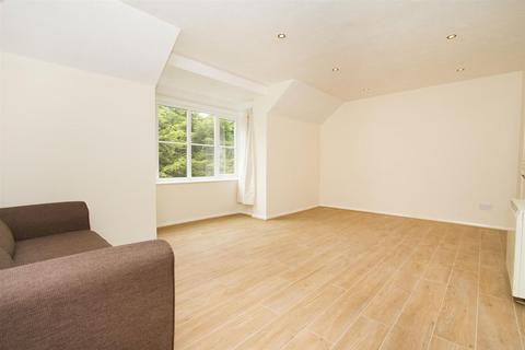 Studio to rent, Colwyn Green, Snowdon Drive, Colindale