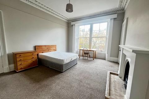 5 bedroom flat to rent, Glengyle Terrace, Bruntsfield, Edinburgh, EH3