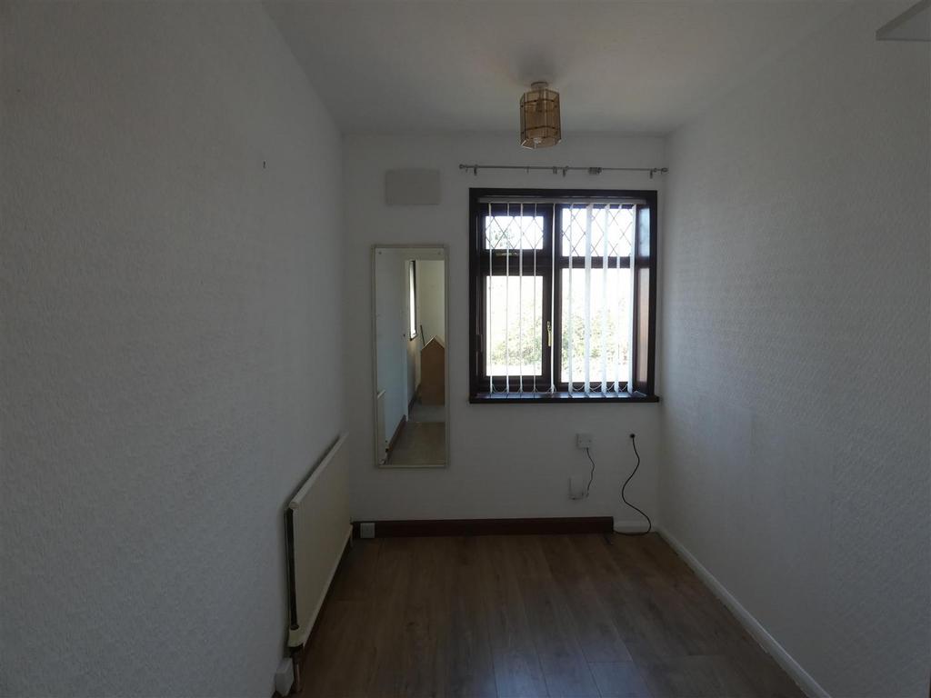 Bedroom 4.JPG
