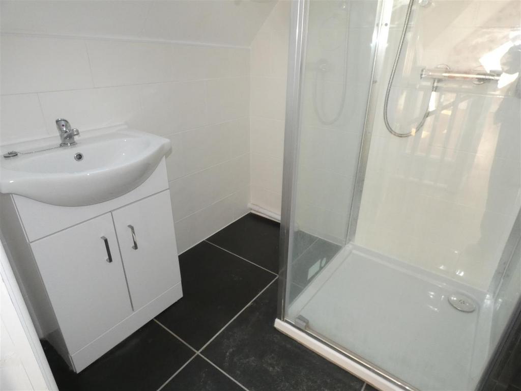 Ensuite 2.JPG