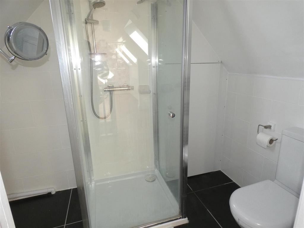 Ensuite.JPG