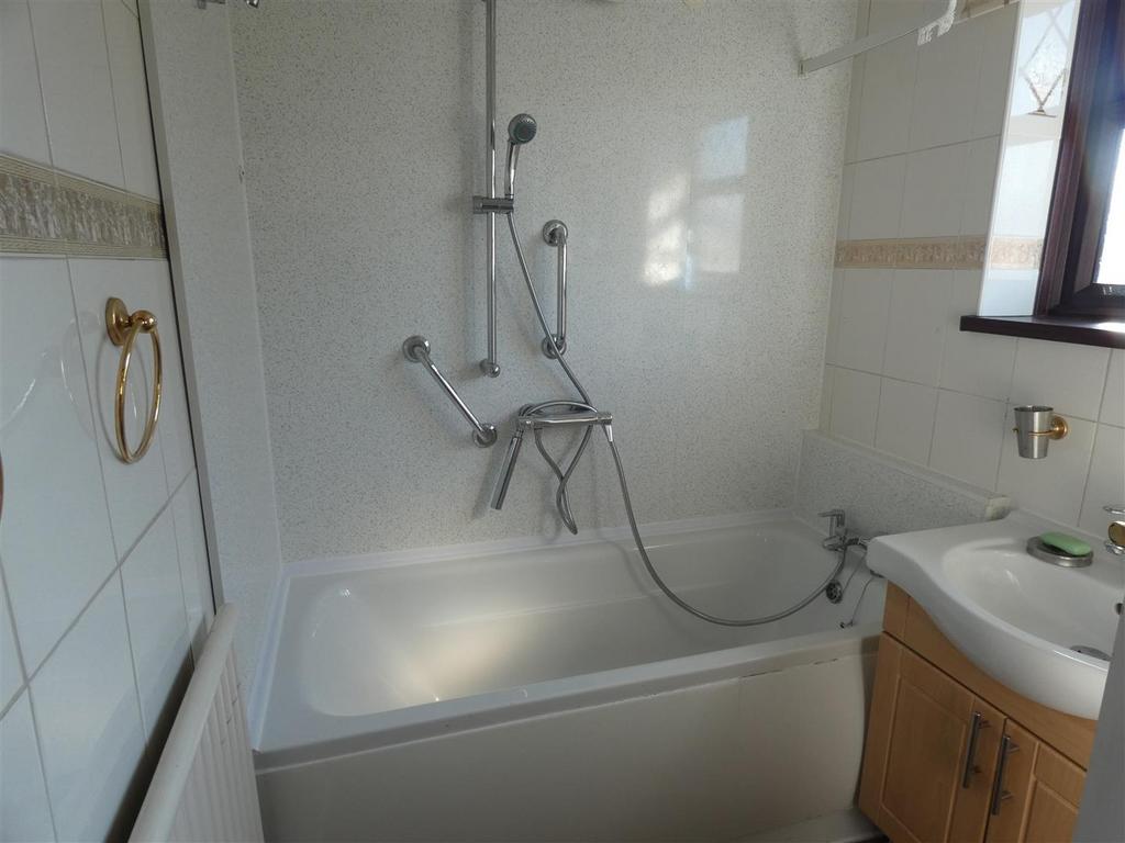 Bathroom.JPG