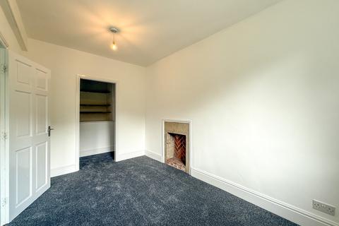 3 bedroom cottage for sale, Penistone Road, Holmfirth HD9