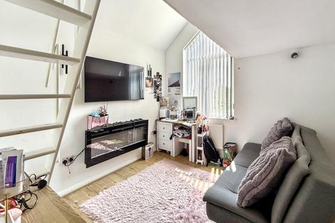 3 bedroom end of terrace house for sale, Chilham Close, Sheerness ME12