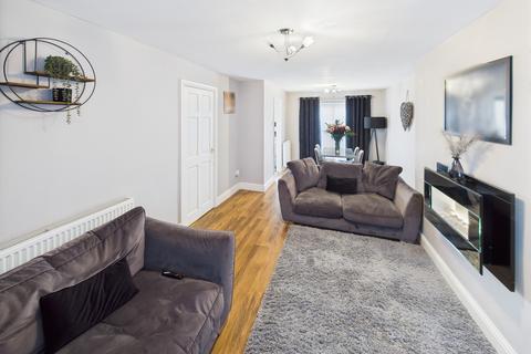 1 Arenig Close, Summerhill, Wrexham, LL11 4YT