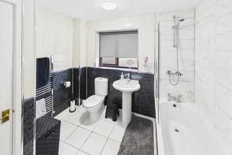 1 Arenig Close, Summerhill, Wrexham, LL11 4YT