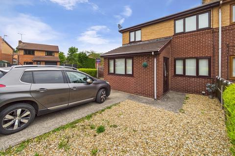 1 Arenig Close, Summerhill, Wrexham, LL11 4YT