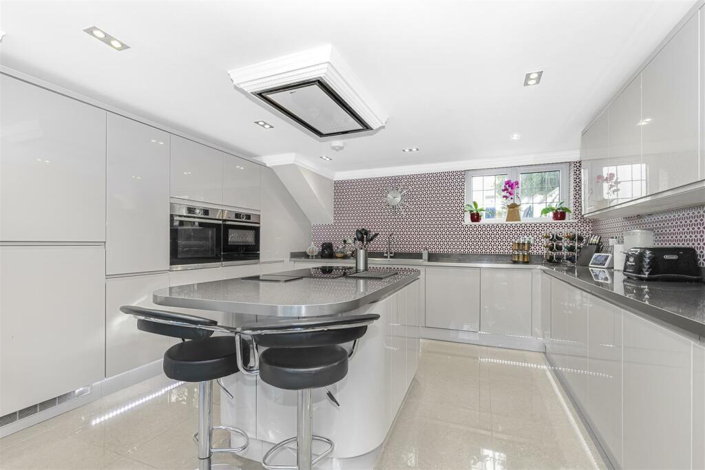 Kitchen pic 3.jpeg