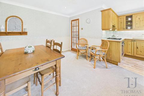 3 bedroom semi-detached house for sale, Stevenson Gardens, Ruddington, Nottingham