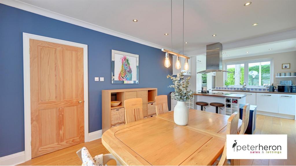 Living Room/Kitchen