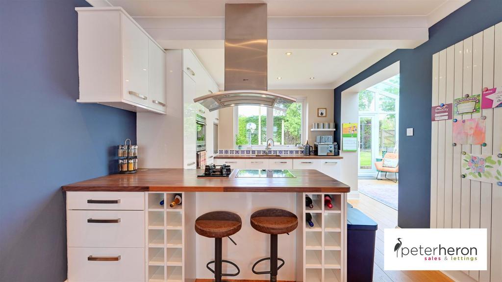 Living Room/Kitchen