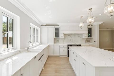 6 bedroom detached house for sale, Frensham Vale, Lower Bourne, Farnham, Surrey