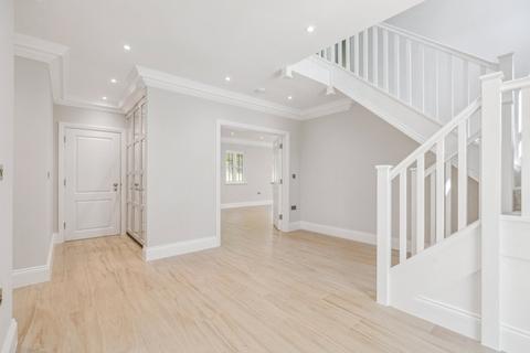 6 bedroom detached house for sale, Frensham Vale, Lower Bourne, Farnham, Surrey