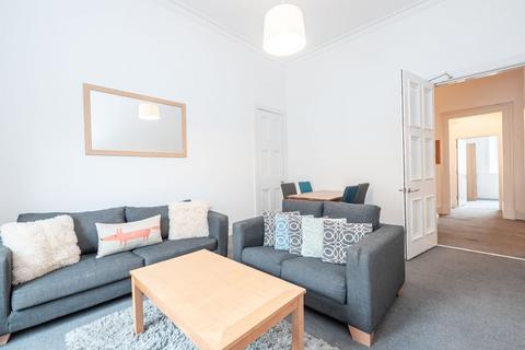 4 bedroom flat for sale, 8 (1F2) Brunswick Place, Leith Walk, Edinburgh, EH7