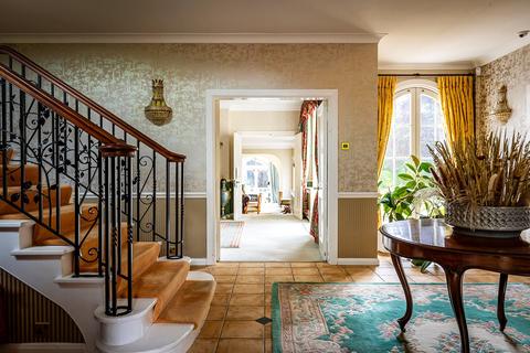 8 bedroom detached house for sale, Tilford Road, Rushmoor, Farnham, Surrey, GU10