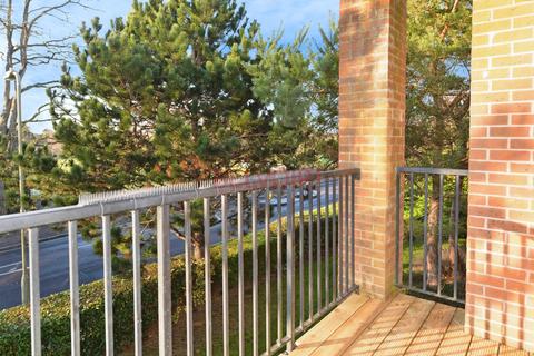 2 bedroom flat for sale, Hiltingbury Road, Eastleigh SO53