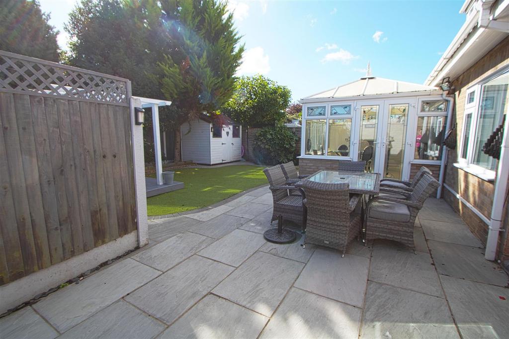 PATIO1.jpg