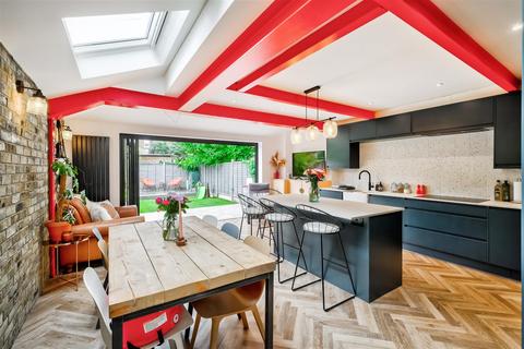 5 bedroom terraced house for sale, Gordon Road, Wanstead