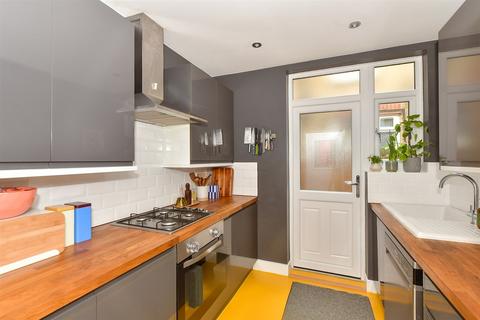 192 Carr Road, Walthamstow, London, E17 5EW