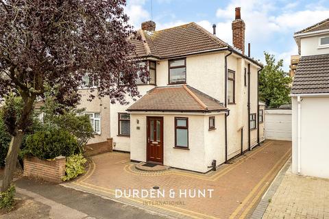 3 bedroom semi-detached house for sale, Warren Drive, Hornchurch, RM12