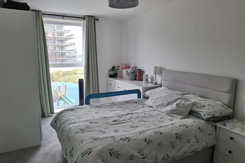 2 bedroom apartment for sale, Henley Approach, Northfleet, Gravesend, Kent