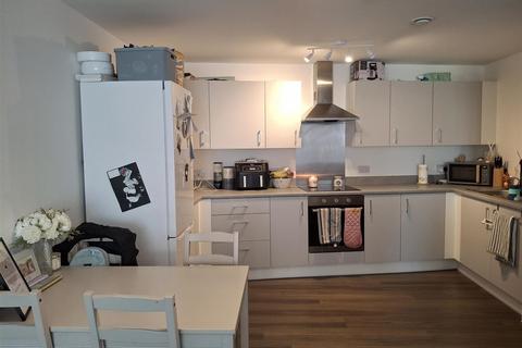 2 bedroom apartment for sale, Henley Approach, Northfleet, Gravesend, Kent