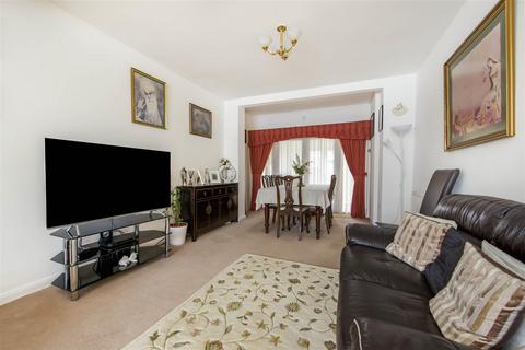 undefined, Ellerdine Road, Hounslow