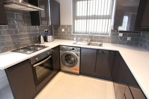 3 bedroom terraced house to rent, Hersey Street, Salford M6