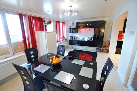 11 Larch Close, Slough, SL2 1ES