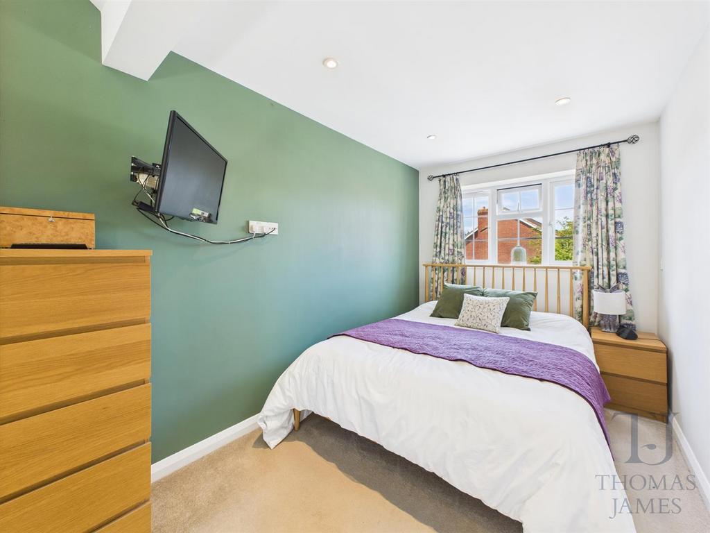 CAM03997 G0-PR0076-STILL035.jpg