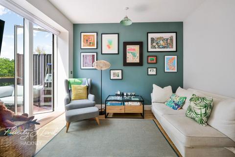 2 bedroom flat for sale, Willmott Court, London E9