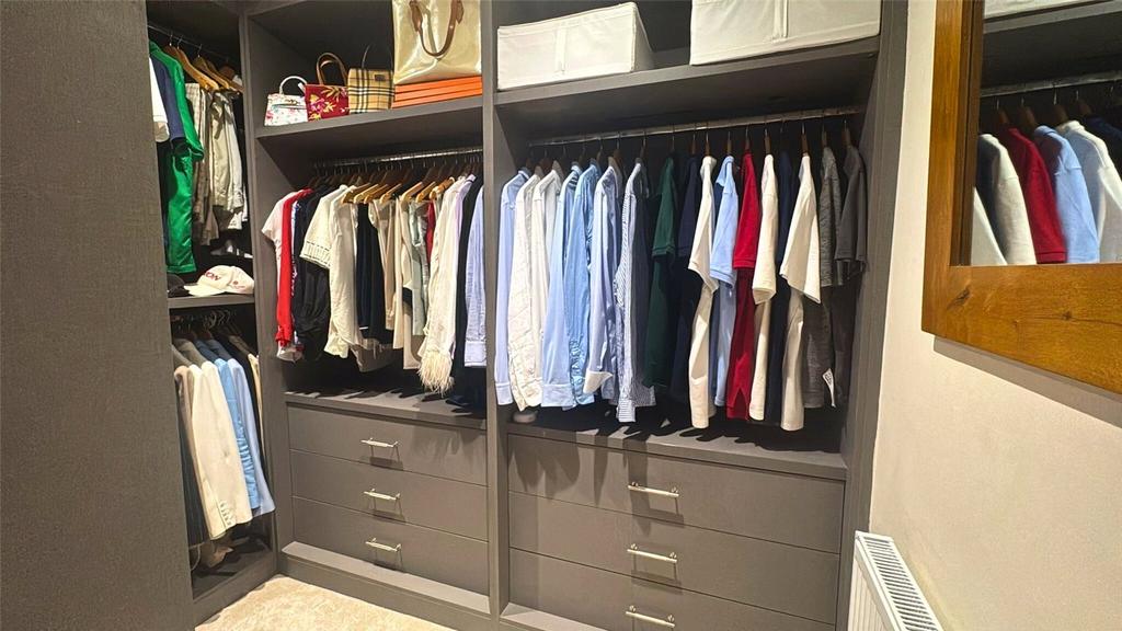 Dressing Room/Bed 4