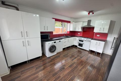 15 Stanhope Heath, Stanwell, Staines, TW19 7PH