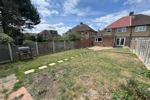 15 Stanhope Heath, Stanwell, Staines, TW19 7PH