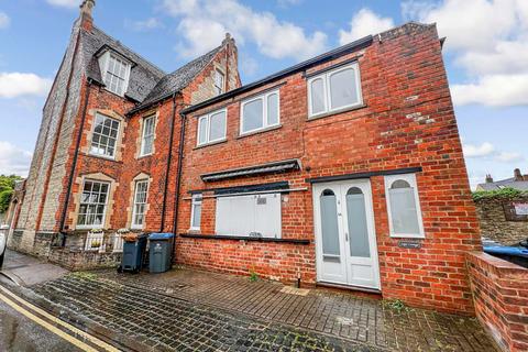 2 bedroom terraced house to rent, Gloucester Place, Witney OX28