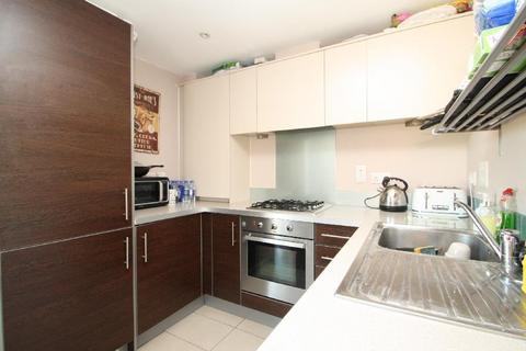 2 bedroom apartment to rent, Milestone Road, Newhall